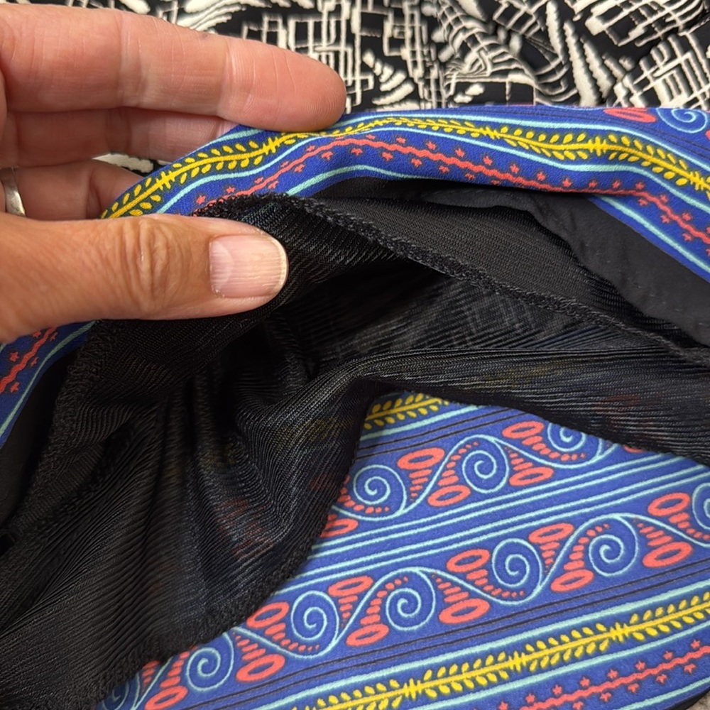 Lush Black and Blue Patterned Romper Small - Picture 14 of 14